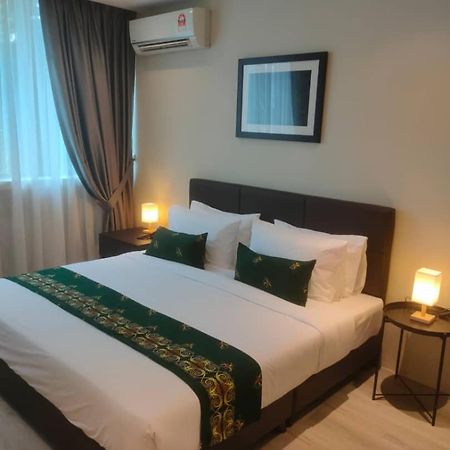 Telang Usan Hotel Kuching Eksteriør billede