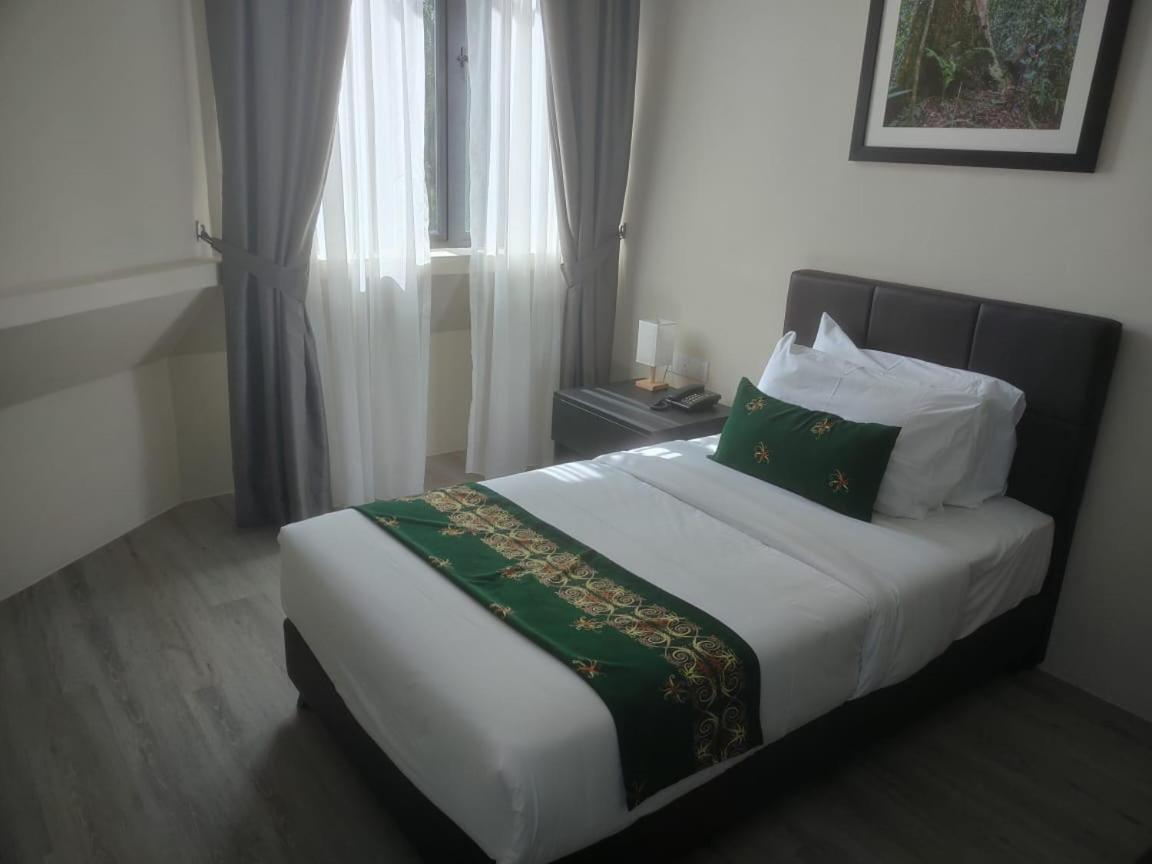 Telang Usan Hotel Kuching Eksteriør billede